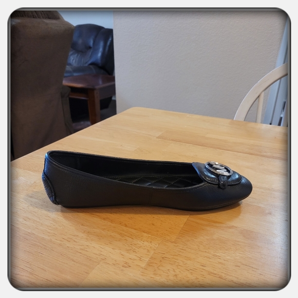 EUC Woman's Michael Kors Black Lillie Moccasins Size 10M - Picture 3 of 9